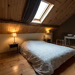 Les Trois Voisins Bed & Breakfast Bourseigne-Vieille