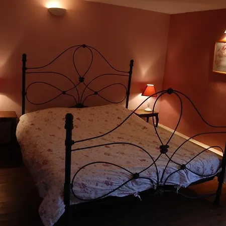 Les Trois Voisins 3*