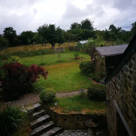 Les Trois Voisins Bourseigne-Vieille