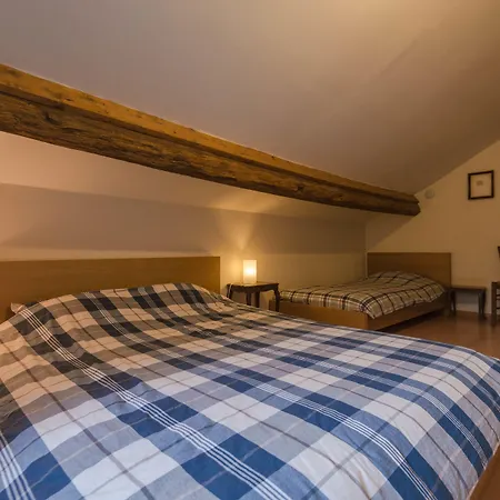 Les Trois Voisins 3*