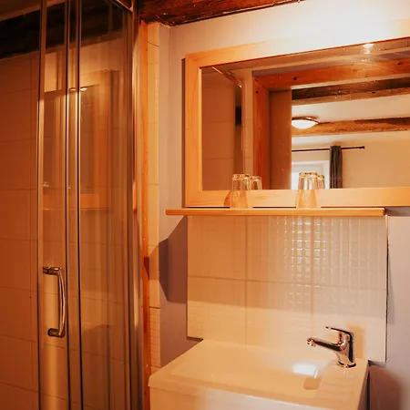 Les Trois Voisins Bourseigne-Vieille