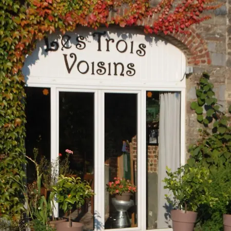 Les Trois Voisins Couette-café