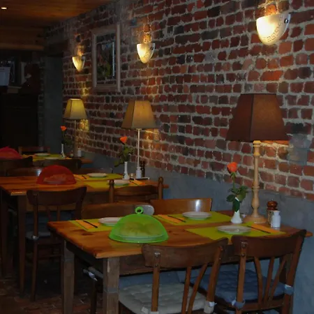 Les Trois Voisins Bourseigne-Vieille